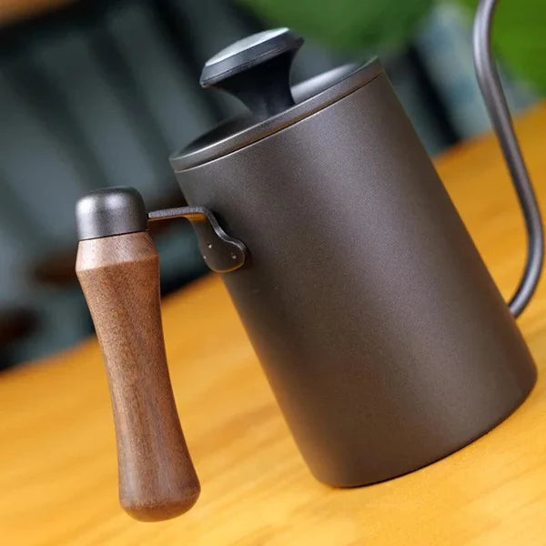 Chaleira Gooseneck Inox 600ml para Preparo de Café Especial e Chá KBN