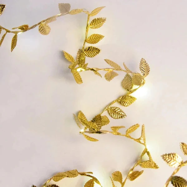Cordão de Luzes LED Decorativo com Folhas Douradas KBN