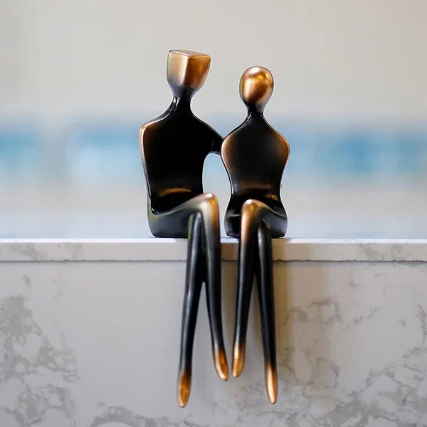 Escultura de Casal em Resina Bronze para Decorar Sala KBN