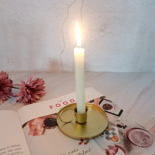 Castiçal de Metal com Alça Portátil para Mesa e Decoração KBN