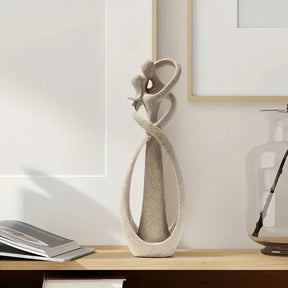 Escultura Abstrata Casal Beijando em Resina para Decoração KBN