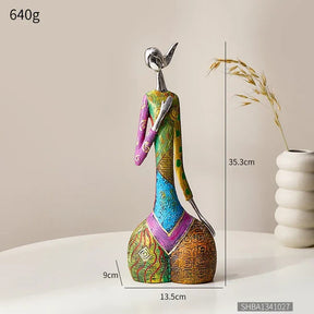 Escultura Abstrata Estilo Nórdico em Resina para Decoração KBN