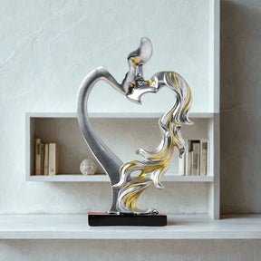 Escultura Nórdica de Casal se Beijando em Resina para Sala KBN