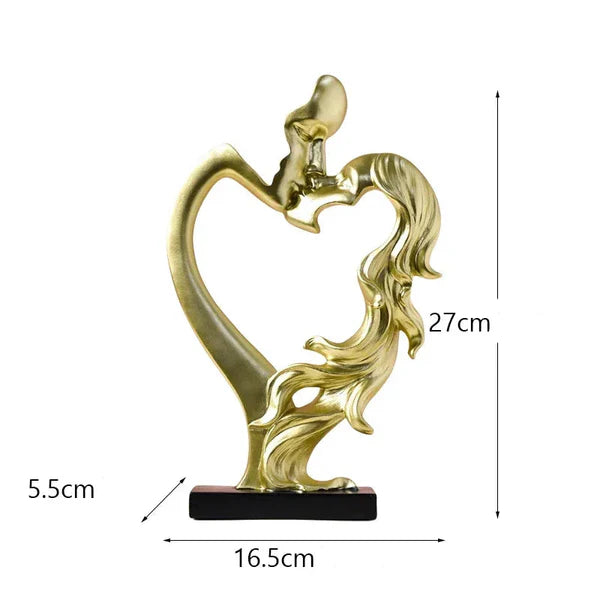 Escultura Nórdica de Casal se Beijando em Resina para Sala KBN