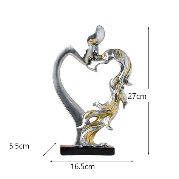 Escultura Nórdica de Casal se Beijando em Resina para Sala KBN