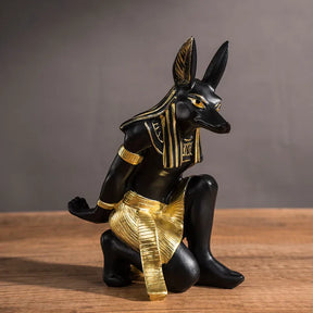 Suporte para Vinho Anúbis em Resina Estilo Egípcio KBN