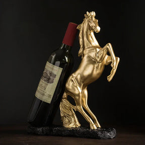 Suporte para Vinho Cavalo de Guerra em Resina Dourada KBN