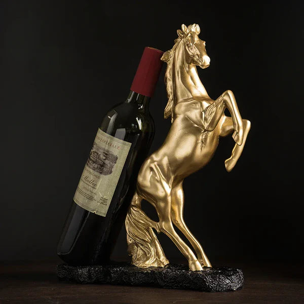 Suporte para Vinho Cavalo de Guerra em Resina Dourada KBN