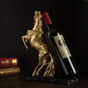 Suporte para Vinho Cavalo de Guerra em Resina Dourada KBN