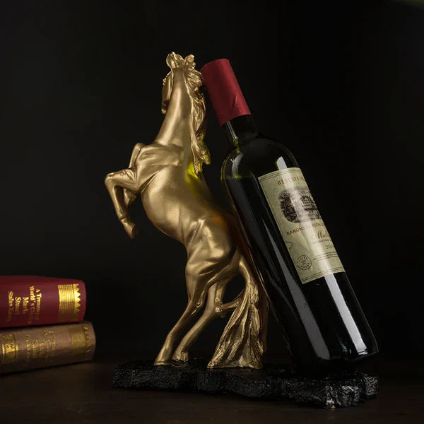 Suporte para Vinho Cavalo de Guerra em Resina Dourada KBN